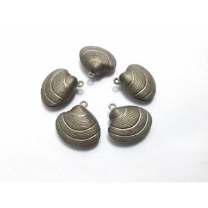 1個 ビーズクラブ チャーム 貝殻 金古美 1...の詳細画像1
