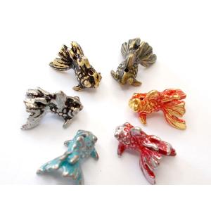 和チャーム　金魚（通し穴）