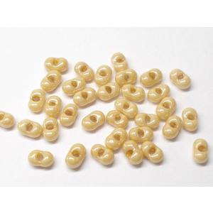 大口 チェコ ファルファーレ 3.2×6.5mm キャメルクリーム 50g ビーズ ビーズアンドパー...