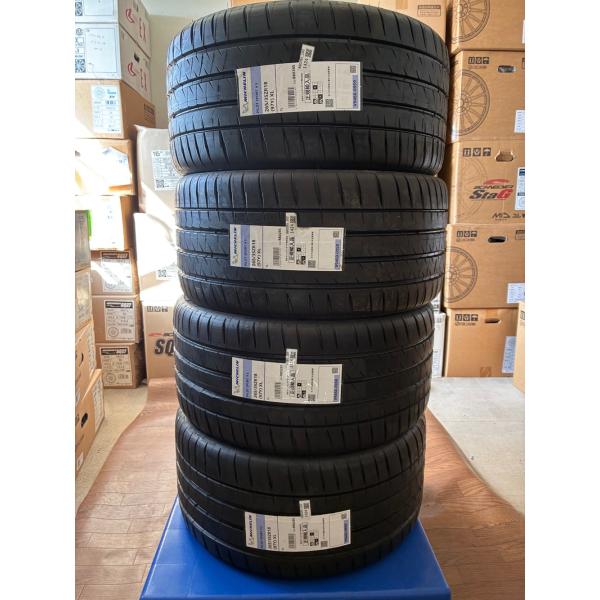 18【アウトレット新品タイヤ】 265/35R18 97Y XL MICHELIN　PILOT SP...