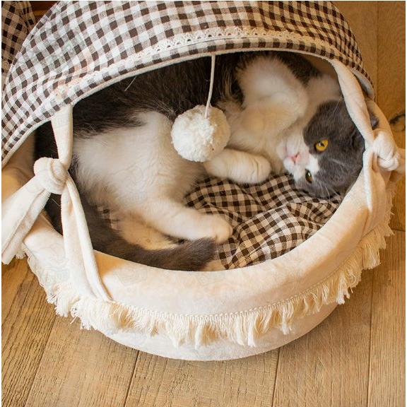 【猫定番】ドーム型キャットベッド ふわふわ冬用 おしゃれチェック柄 遊び紐付き 保温防寒 洗える 室...