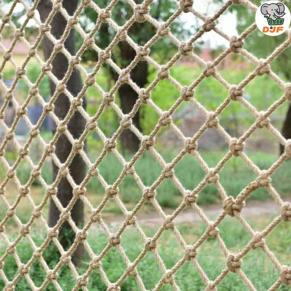 子供のための麻ロープネットの安全ネット、上昇の網のバルコニーの手すりの階段の保護網の塀の装飾的なロー...