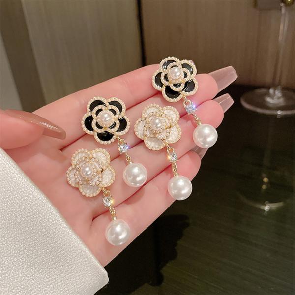 オシャレ フラワーパールピアス ゴージャス ホワイト ブラック ゴールド アクセサリー ファッション