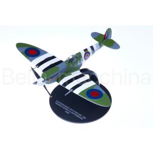 イギリス空軍 飛行機 模型 おもちゃ 1/72 スーパーマリン スピットファイア MK. IXB 192 ピエール アンリ 1944｜bellamacchina