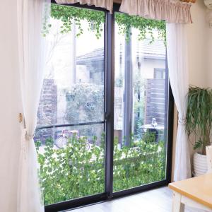 フェイクグリーン柄の窓ガラス飾りシート 90×90cm
