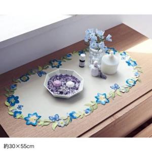 刺繍たっぷりのカットワークランナー 「約30×55cm」...