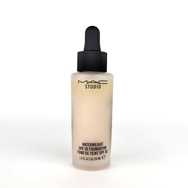 【並行輸入品】MAC マック スタジオ ウォーターウェイト SPF 30 ファンデーション NC15...