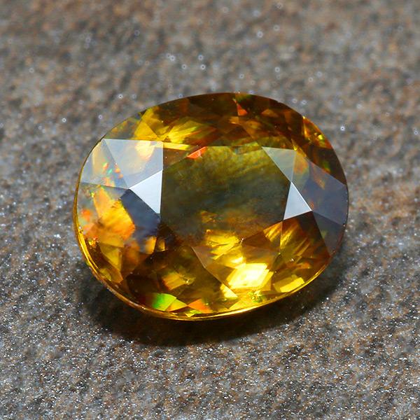 スフェーン オーバル 1.99ct１個限定 製品オーダー可能 誕生石7月