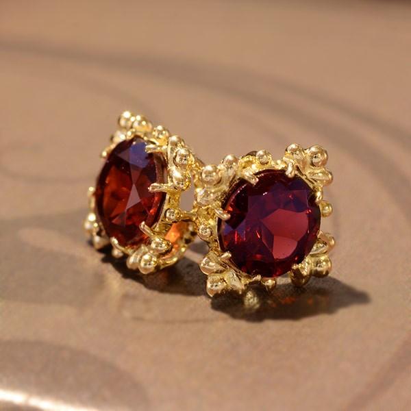 P+10％中 ドキッとするようなインパクト　6mm ガーネットピアス リリー 誕生石 1月 PT90...