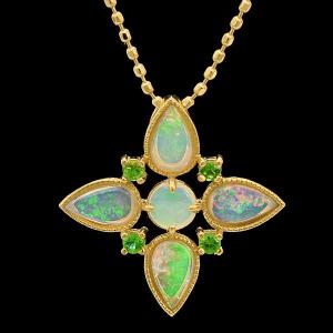 P+10％中 ホワイトオパール グリーンガーネット クロス ペンダント トップ PT900 K18 K10対応 誕生石 1月 10月