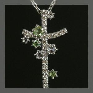 グリーンローズカットダイヤモンドクロスペンダント（チェーン付き） 誕生石 4月 PT900 K18 ...