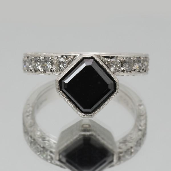 P10％ 限定１本 PT900 彫刻家 川口和寿氏 彫刻入り ブラックダイヤモンド ダイヤモンド リ...