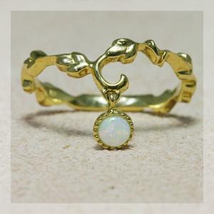 P+10％中 ホワイトオパール、ツタの葉ピンキーリング PT900 K18 K10対応 誕生石 10...