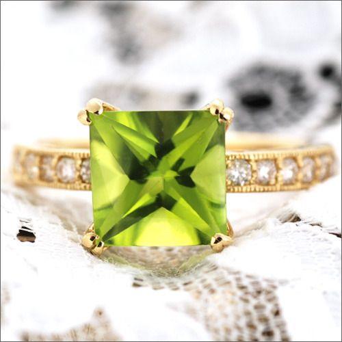 ペリドットスクエアバフトップ ダイヤモンドリング ファサード 誕生石 4月 8月 PT900 K18...