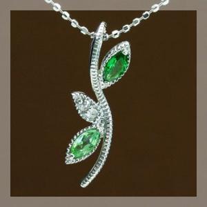 P+10％中 グリーンガーネット リーフラインペンダントトップ チェーン無し 誕生石 1月 PT90...