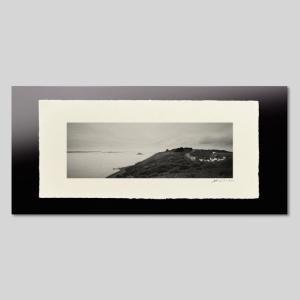 IGREBOW フランス のどかなブルターニュの海（プルエゼック岬） ビッグサイズ アイグレボウ インテリアフォト 越前塗板フレーム ビッグサイズ モノクローム