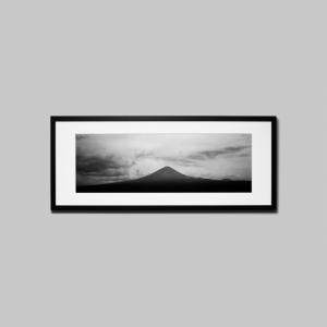 IGREBOW 山梨県 雄大な富士山 ビッグサイズ アイグレボウ インテリアフォト ウッド黒フレーム ビッグサイズ モノクローム