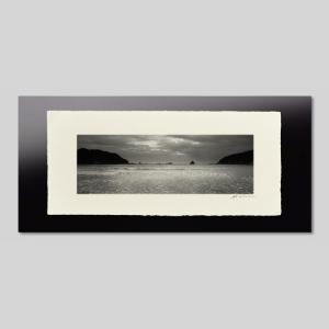 IGREBOW 静岡県（海）夜明けの外浦海岸 ビッグサイズ アイグレボウ インテリアフォト 越前塗板フレーム ビッグサイズ モノクローム