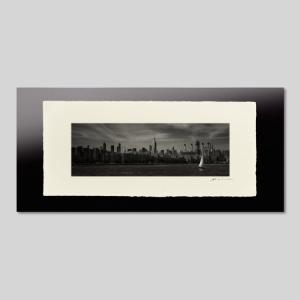 IGREBOW ニューヨーク フェリーからマンハッタンを望む ビッグサイズ アイグレボウ インテリアフォト 越前塗板フレーム ビッグサイズ モノクローム