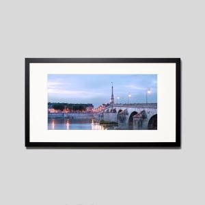 IGREBOW フランス ロワール ジャックガブリエル橋とブロアの町並み アイグレボウ インテリアフォト ウッド黒フレーム ビッグサイズ カラー写真