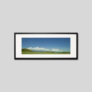 IGREBOW ニューカレドニア グランドテール島中部 放牧の風景 アイグレボウ インテリアフォト ウッド黒フレーム ビッグサイズ カラー写真