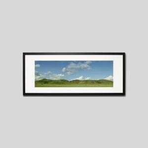 IGREBOW ニューカレドニア グランドテール島中部 放牧の風景 アイグレボウ インテリアフォト ウッド黒フレーム ビッグサイズ カラー写真