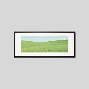IGREBOW モンゴル テレルジ 大草原の放牧 アイグレボウ インテリアフォト ウッド黒フレーム ビッグサイズ カラー写真