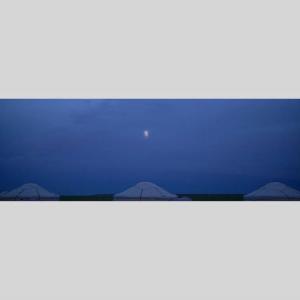 IGREBOW モンゴル ゴビ砂漠 月夜とゲル...の詳細画像1