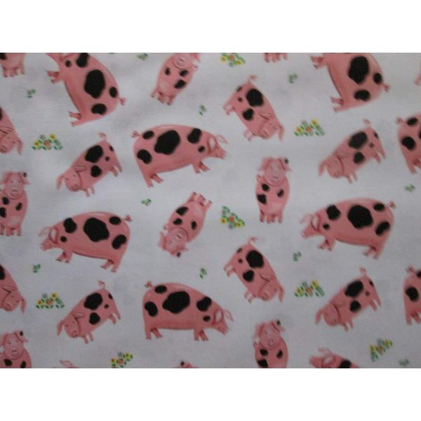 Quality Fabric Fat Quarter (18" x 22") Nice Pigs P...