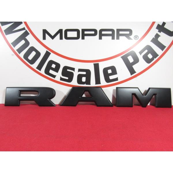 【並行輸入品】2019 ダッジ RAM マットブラック RAM グリル ネームプレート OEM MO...