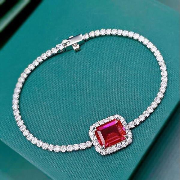 【並行輸入品】Trendy Ruby Emerald Bangle Bracelet 100% Re...