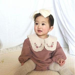 ロンパース ベビー CarlijnQ Flowers baby jumpsuit girls 総柄 花柄