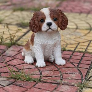 ポリレジン製 ガーデン彫像 座っているキャバリアの子犬の像 置物