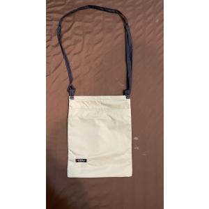 【ポシェット】80g 体になじんで軽い A4 コンパクト 収納 防水 オリジナル 撥水 シンプル シ...