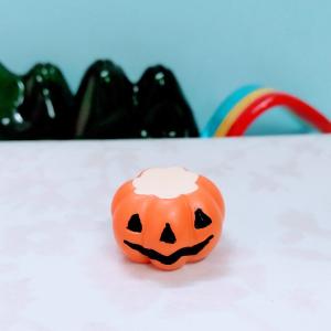 かぼちゃ台（S)　ポリレジン　ディスプレイ　置物　小物　ハロウィン