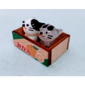 ガラス細工 みかん箱ネコ (ミニ) ミケ/サバ...の詳細画像1