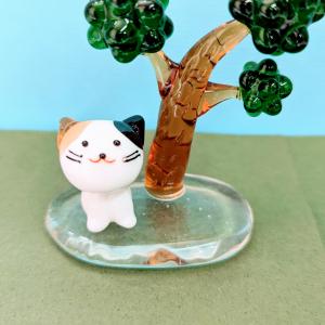 ガラス細工 みかん箱ネコ (ミニ） クロ/茶トラ ミニチュア 置物 雑貨