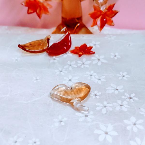 ガラス細工　いちょうの葉（ミニ）　ミニチュア　雑貨　置物　小物　秋　銀杏