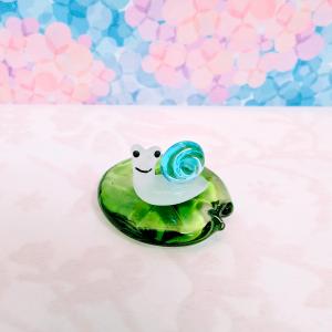 ガラス細工 カタツムリ(青)と蓮の葉 ミニチュ...の詳細画像1