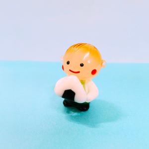 ガラス細工 男の子とおにぎり ミニチュア 置物の商品画像