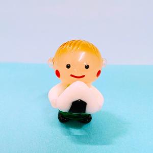 ガラス細工 男の子とおにぎり ミニチュア 置物の詳細画像1