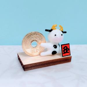 ガラス細工 ご縁 卯 うさぎ 木台付 ミニチュア 置物 雑貨 5円 縁起物