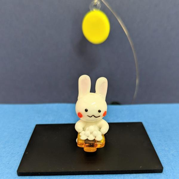 ガラス細工　ウサギとお団子　ミニチュア　雑貨　置物　小物　中秋の名月　秋