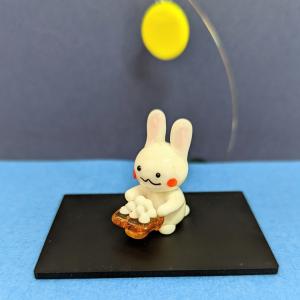 ガラス細工 ウサギとお団子 ミニチュア 雑貨 ...の詳細画像1