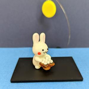 ガラス細工 ウサギとお団子 ミニチュア 雑貨 ...の詳細画像2