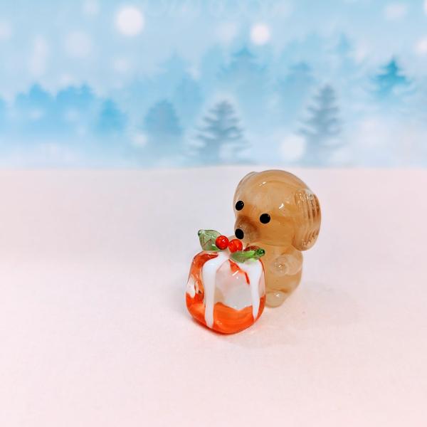 ガラス細工　ダックスとギフトボックス（ピンク）ミニチュア　雑貨　置物　小物　クリスマス　犬
