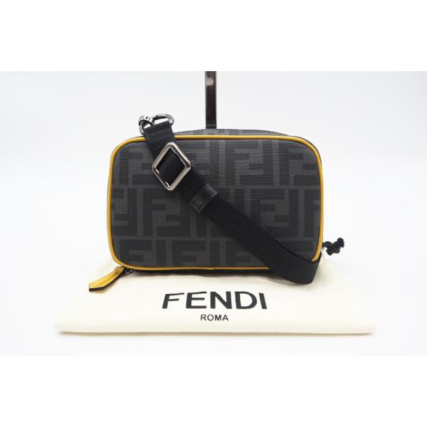 ★3日以内返品可★ 極美品 FENDI フェンディ ダイアゴナル ミニカメラバッグ 7AS122 シ...