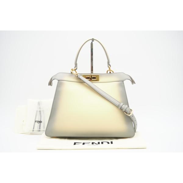 ★3日以内返品可★ 美品 FENDI フェンディ レザー ピーカブーISeeU ミディアム 8BN3...