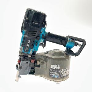 ▼▼ MAKITA マキタ 90mm 高圧エア釘打ち機 本体のみ AR936HM 傷や汚れあり