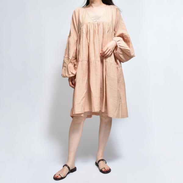 A PERFECT NOMADア パーフェクト ノマ SYMI Vネック ティアードワンピース レデ...